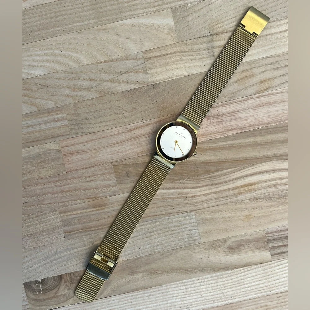 Skagen Steel Denmark Ladies Watch Gold-Tone Mesh Bracelet  Dial Ring Crystals